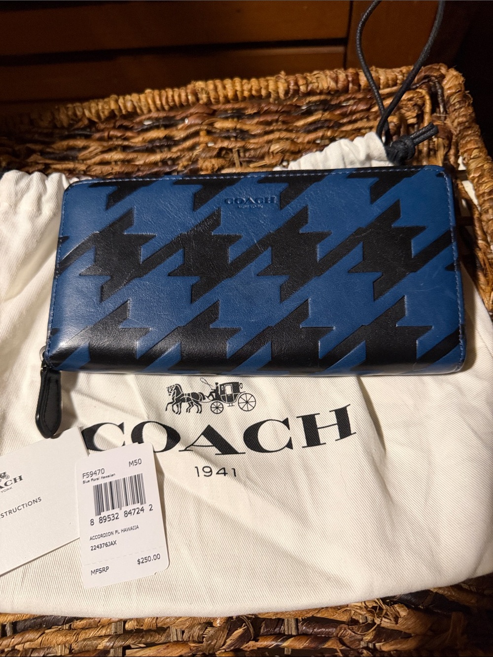 Coach Blue and Black Accordion Houndstooth Zip-Around Wallet - Picture 2 of 4